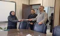 تقدیر دکتر احمد کاملی از مسئول روابط عمومی دانشکده/